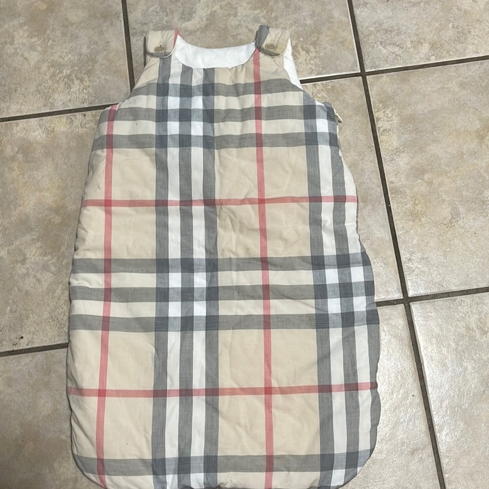 Burberry baby 0-12 months baby snuggler